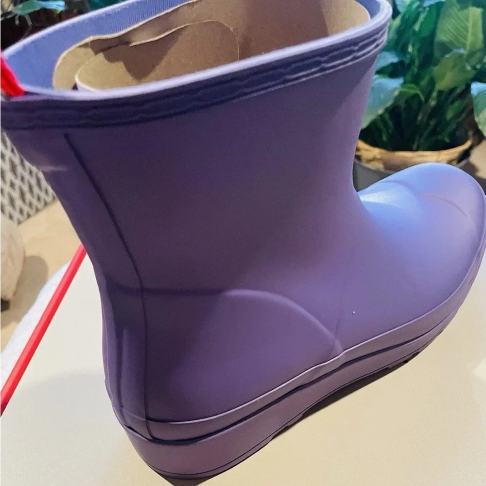 SOLD….NEW Women's Size 7 or 9 HUNTER Original PLAY SHORT BOOT IRIDESCENT RAIN 7W - Picture 1 of 7